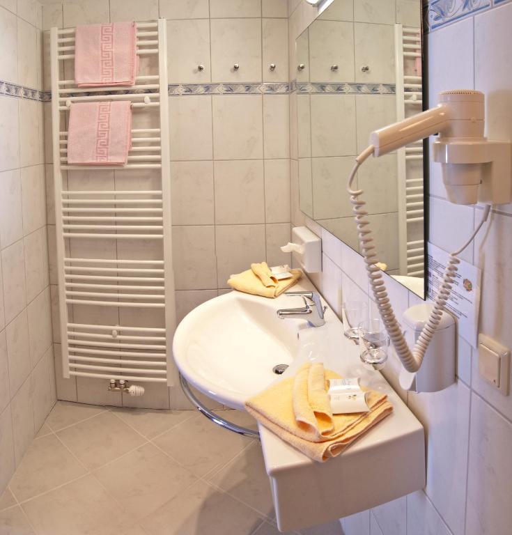 Hotel Wagner اوبرتاورن الغرفة الصورة